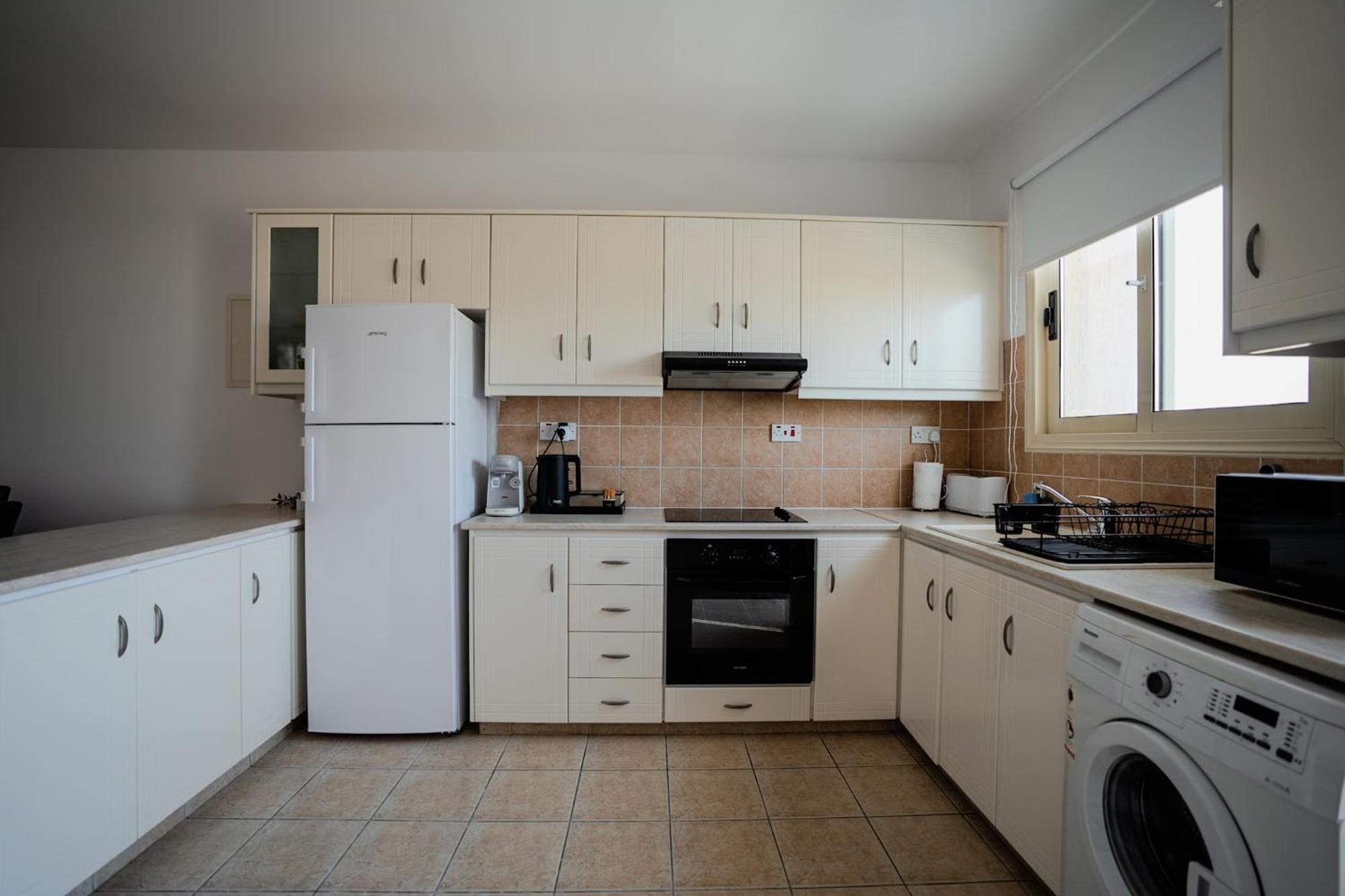 Anna's Place 2b, Paphos, Pool Apartment Paphos