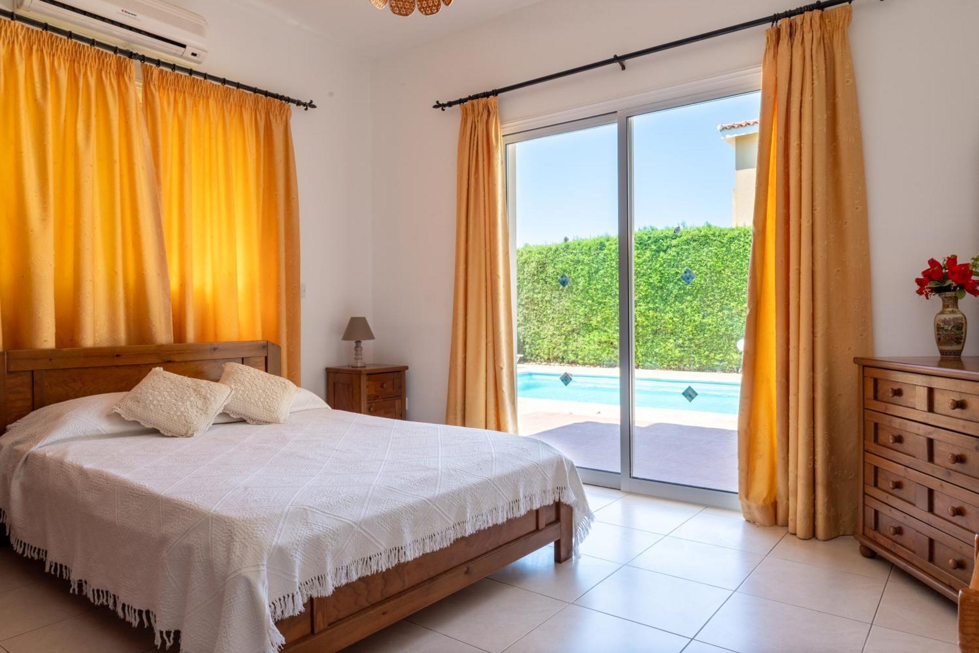 Villa Aspasia In Peyia, Private Pool & 3 Ensuite Bedrooms Villa *