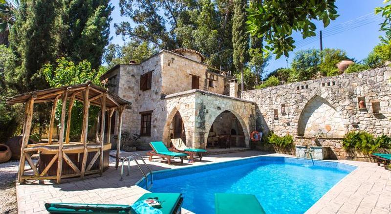 Z & X Holiday Villas