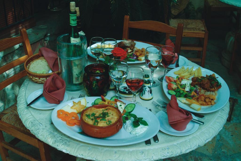 Hotel Kiniras Traditional & Restaurant 3*