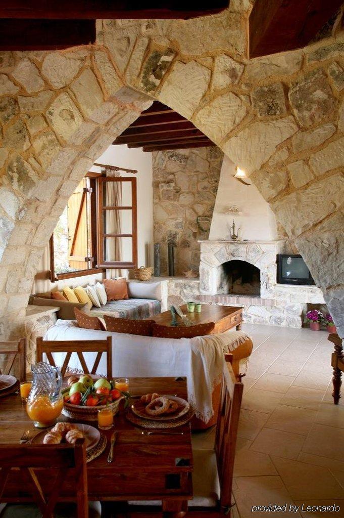 Z & X Holiday Villas Hotel 4*