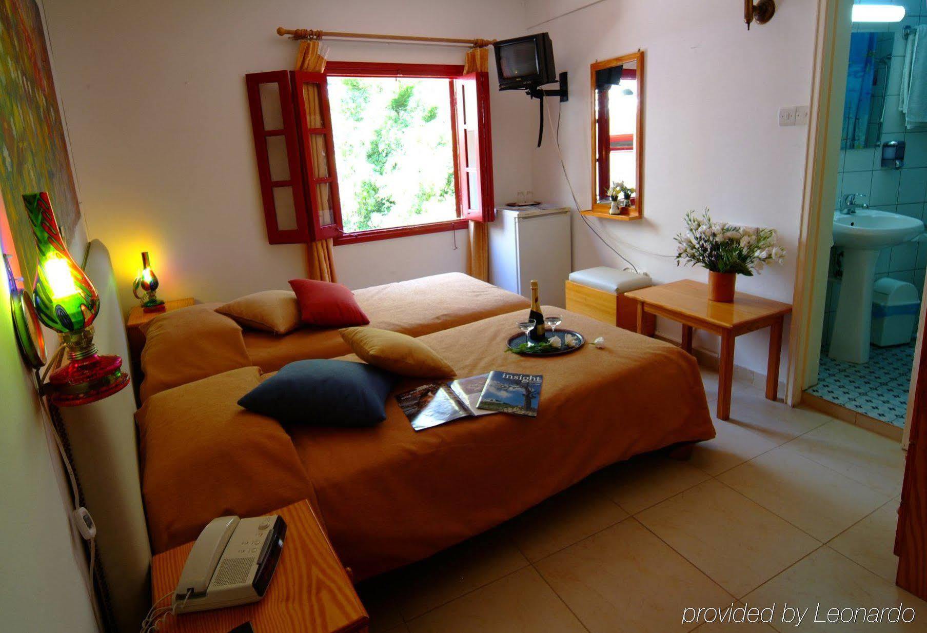 Kiniras Traditional & Restaurant Hotel 3*