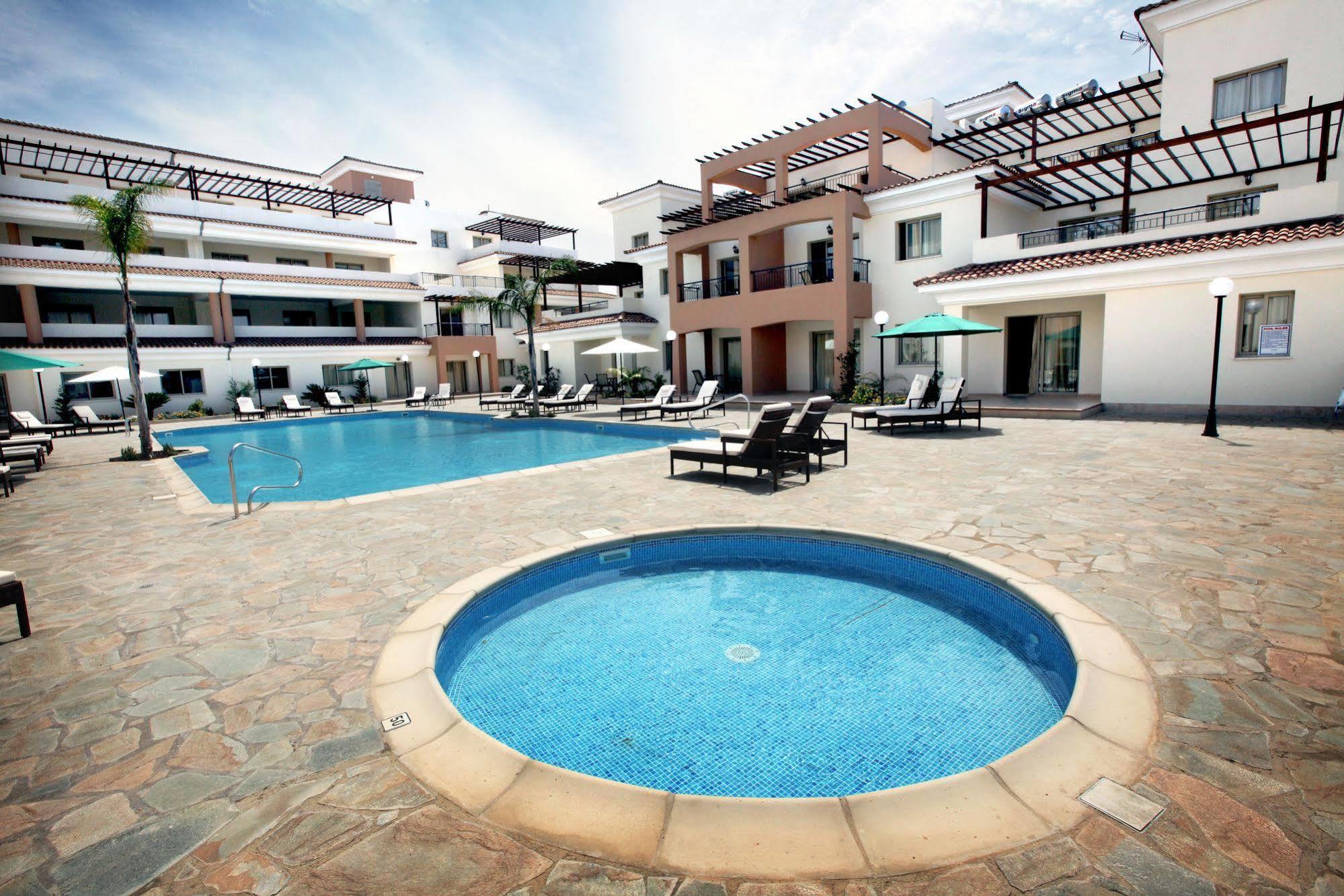 Oracle Exclusive Aparthotel Paphos