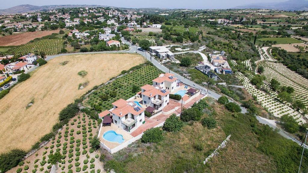 Vaggelis Villa *