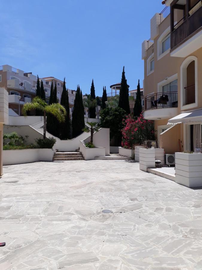Apartamento Pafilia Gardens