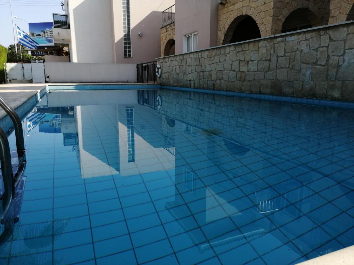 Julia's Townhouse-new Atlantis Court Universal Apartamento *