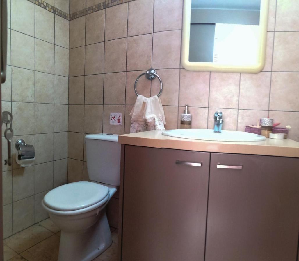 Julia's Townhouse-new Atlantis Court Universal Apartamento Paphos